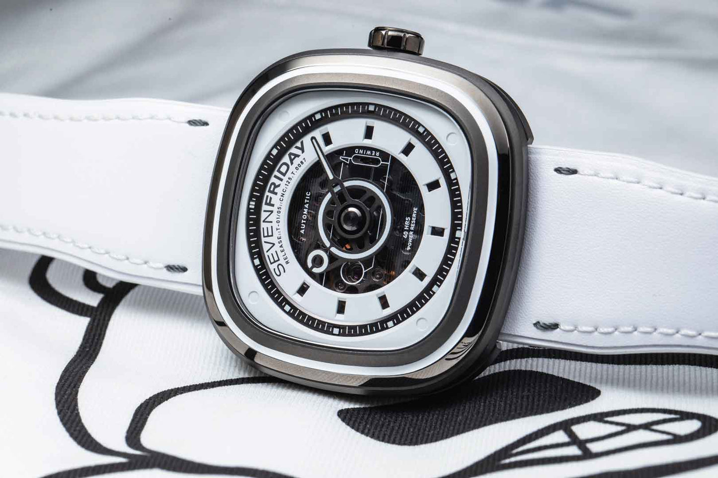 Sevenfriday T1/05 "White-T"