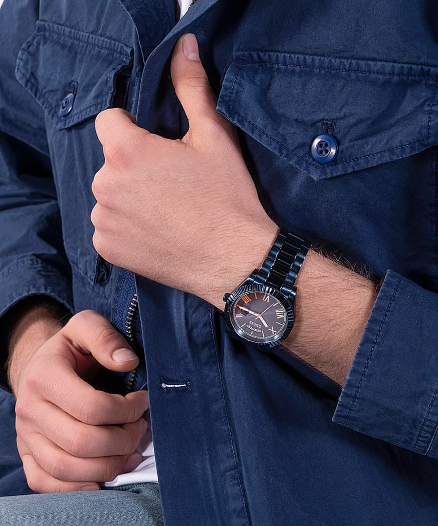 NAVY CASE NAVY STAINLESS STEEL WATCH