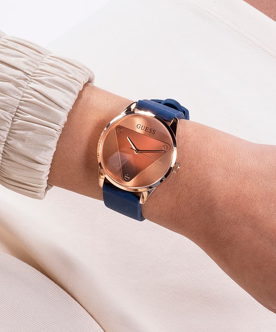 ROSE GOLD TONE CASE BLUE SILICONE WATCH