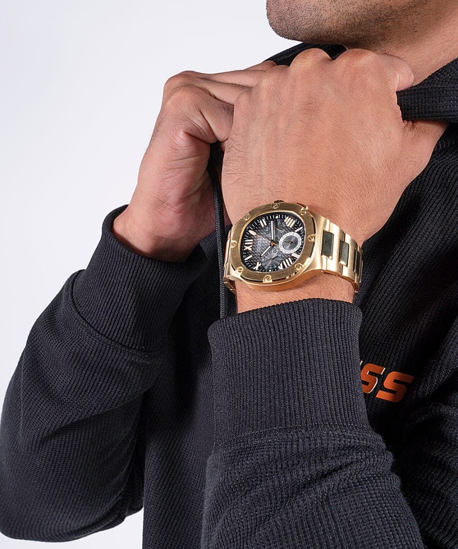 GOLD TONE CASE GOLD TONE STAINLESS STEEL WATCH