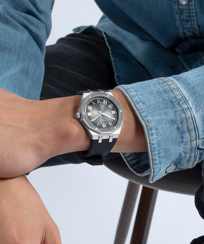 GUESS Mens Black Silver Tone Analog Watch 42 mm