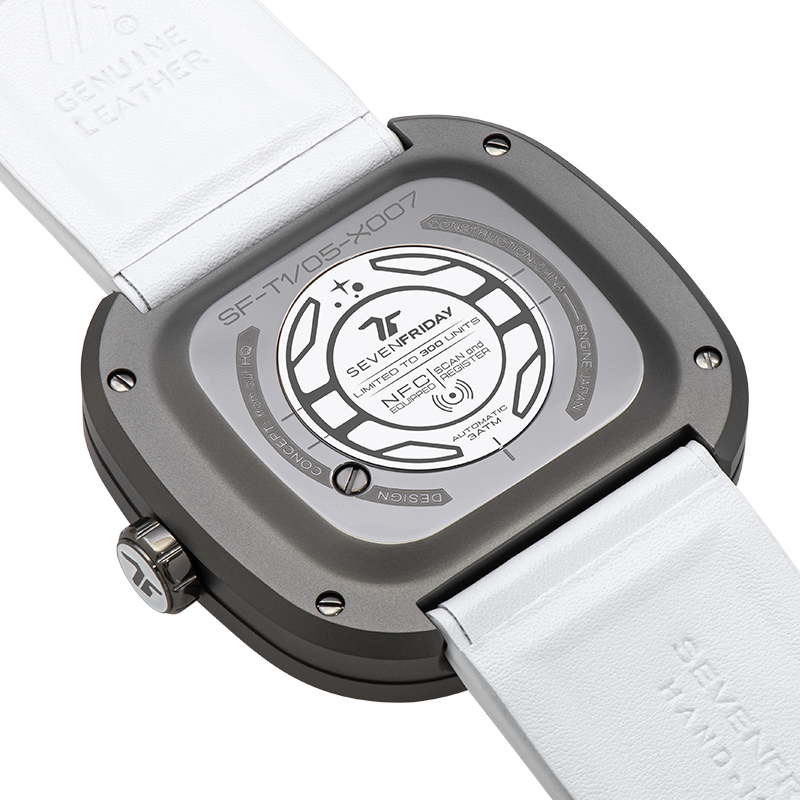 Sevenfriday T1/05 "White-T"